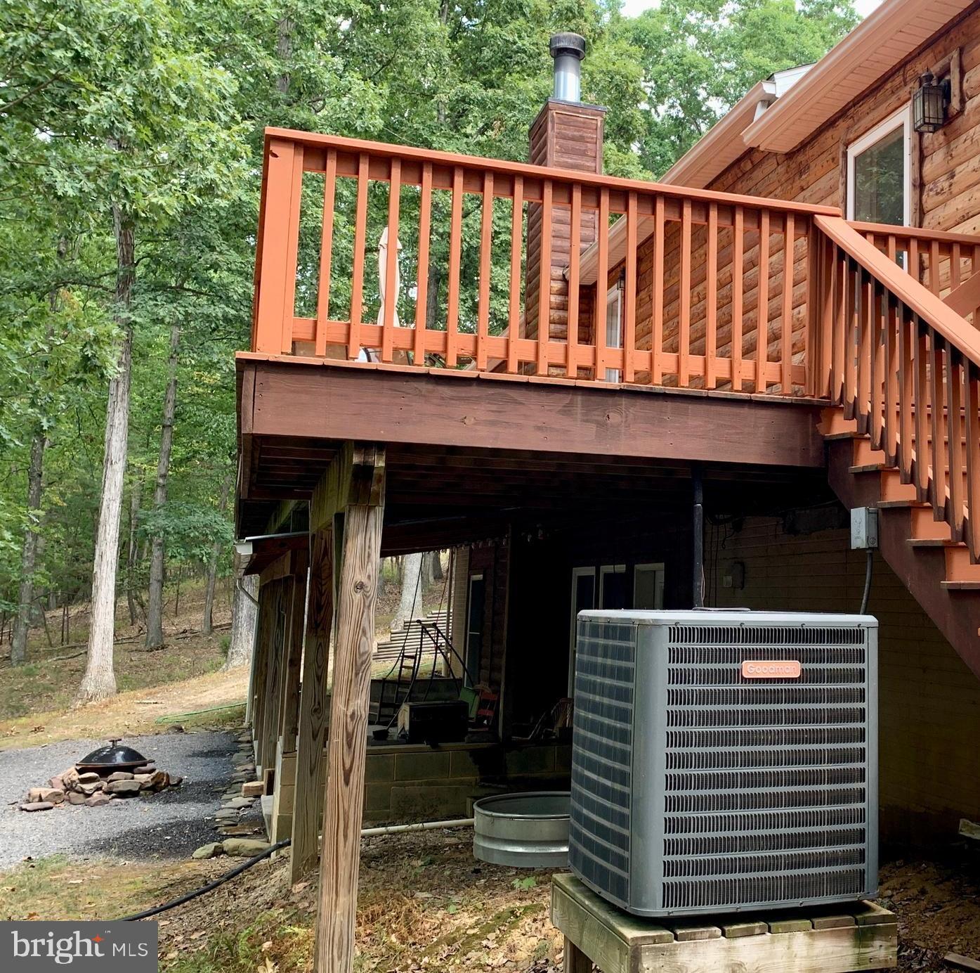 LITTLE MOUNTAIN ESTATES - Residential