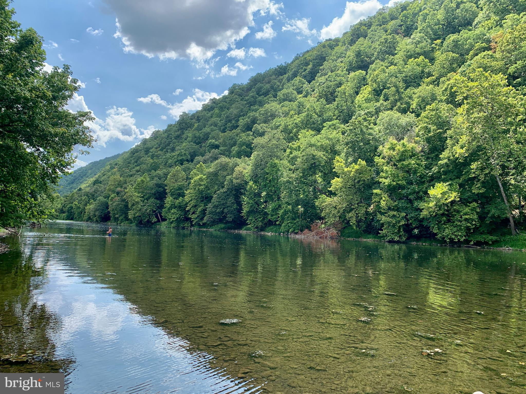 LITTLE MOUNTAIN ESTATES - Residential