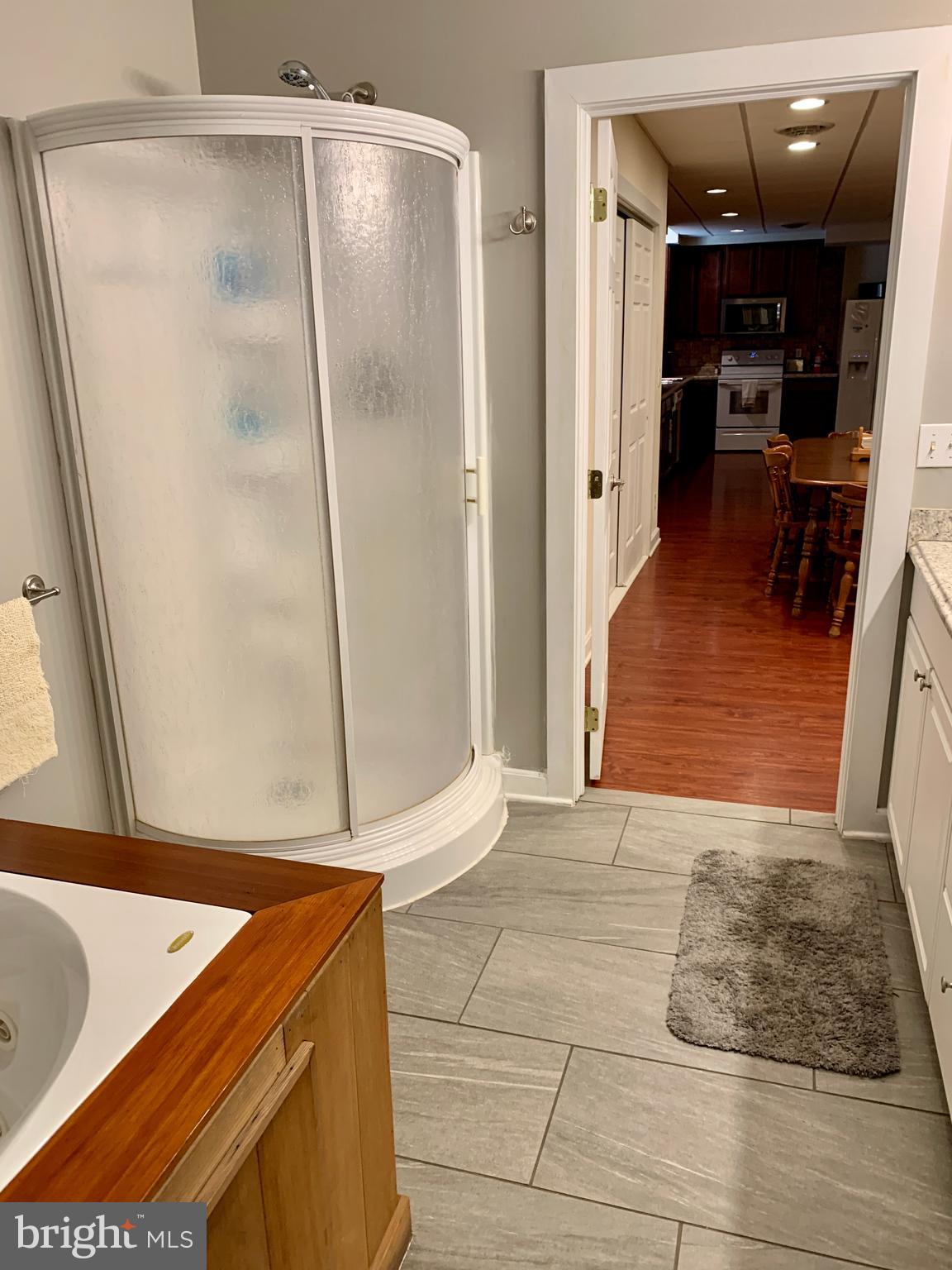 LITTLE MOUNTAIN ESTATES - Residential