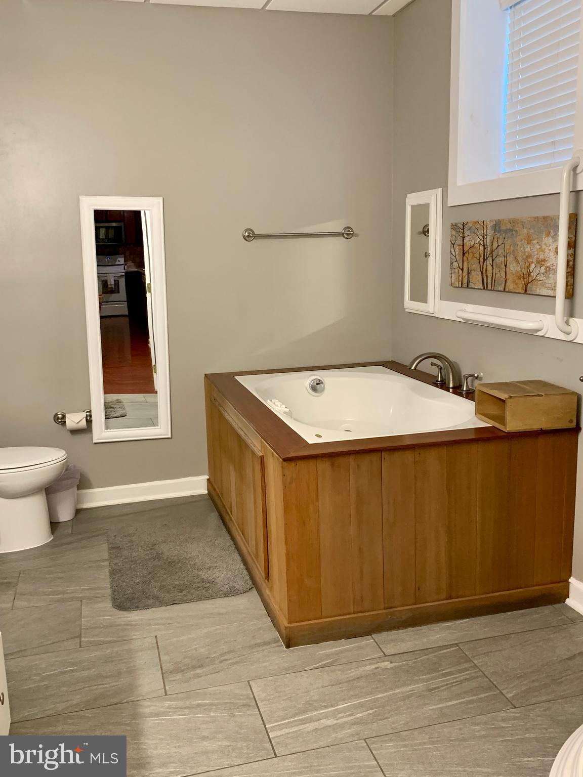 LITTLE MOUNTAIN ESTATES - Residential