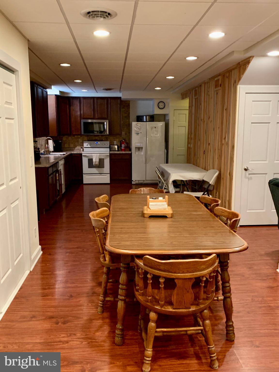 LITTLE MOUNTAIN ESTATES - Residential