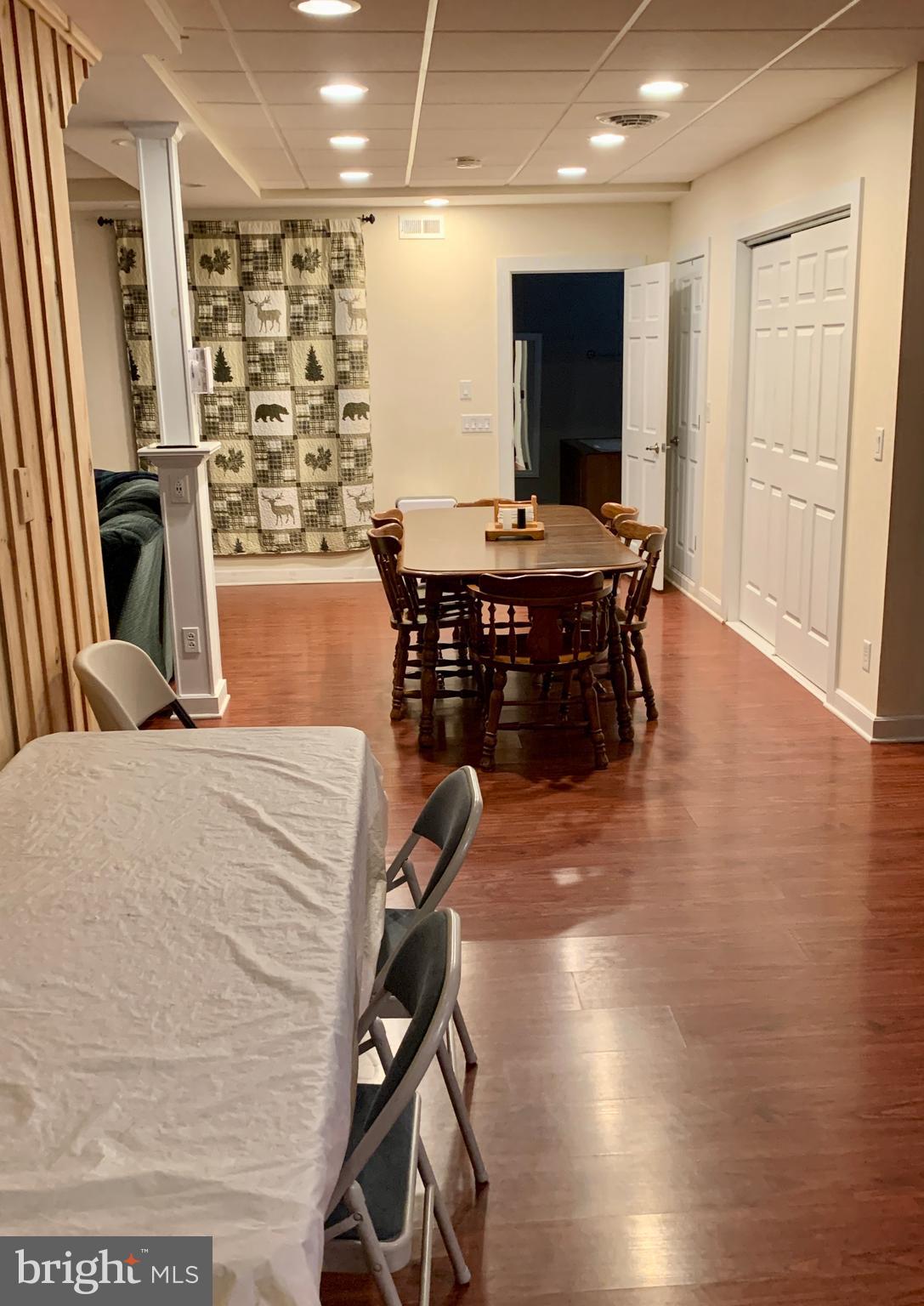 LITTLE MOUNTAIN ESTATES - Residential