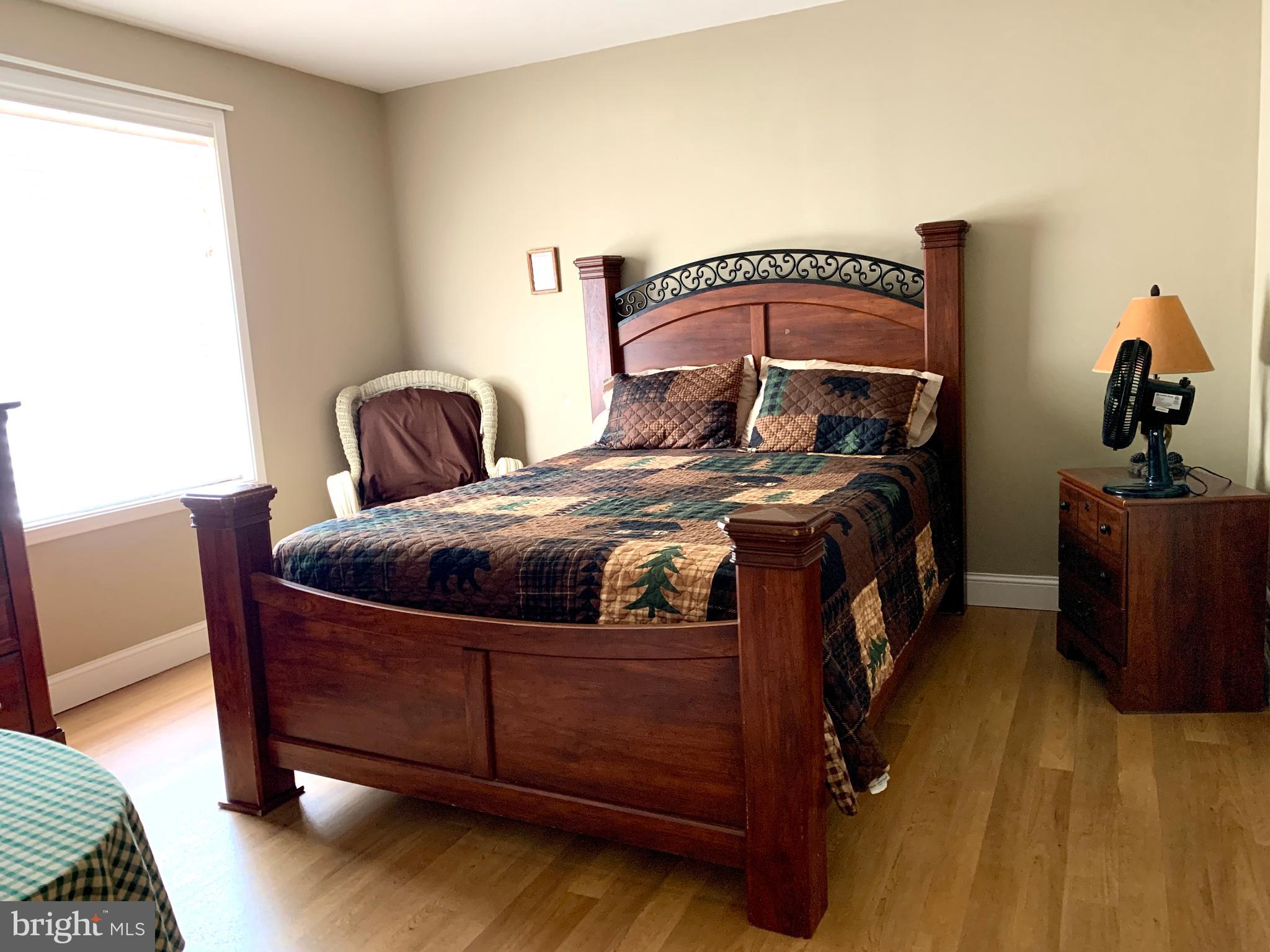 LITTLE MOUNTAIN ESTATES - Residential