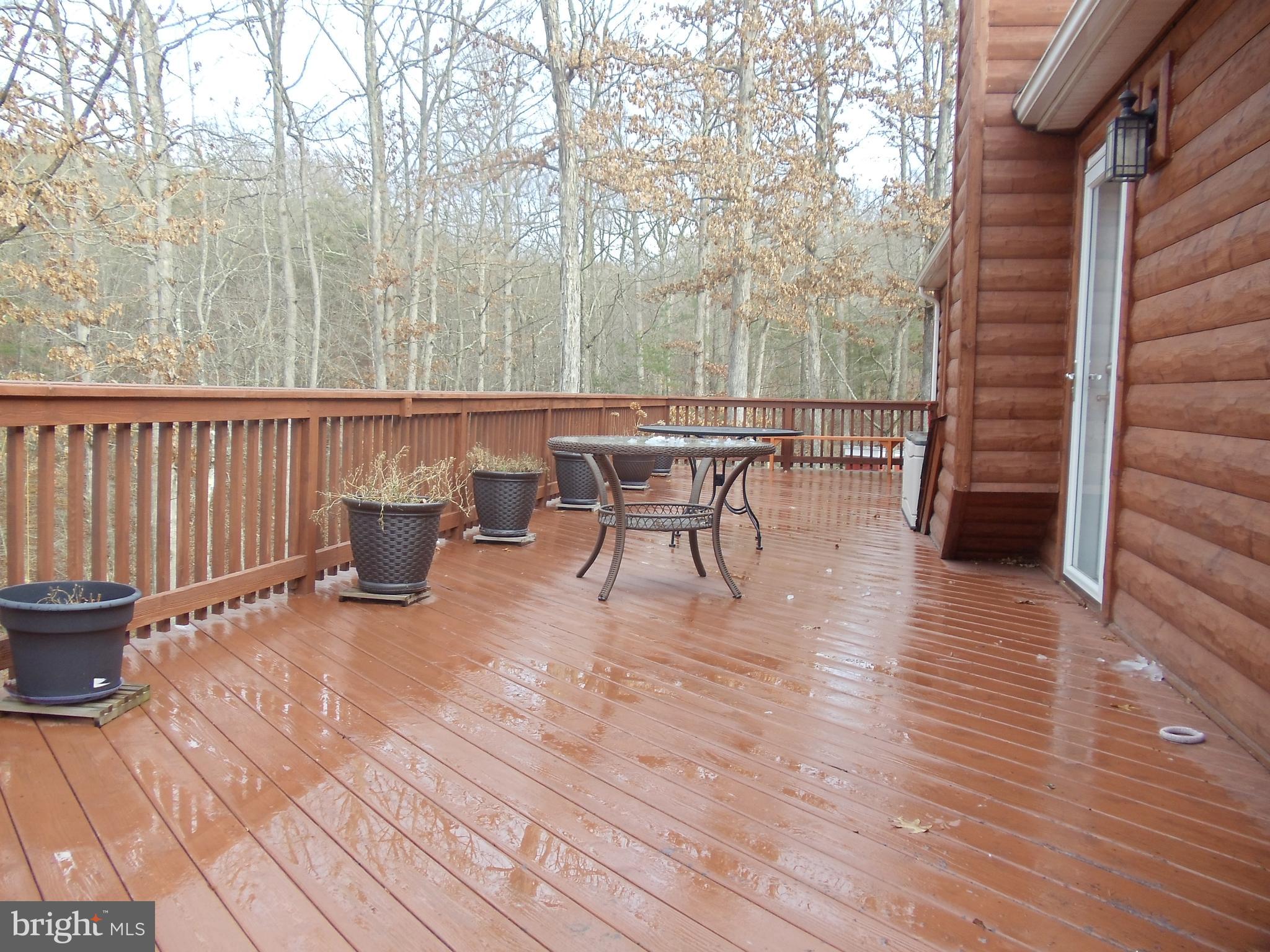 LITTLE MOUNTAIN ESTATES - Residential