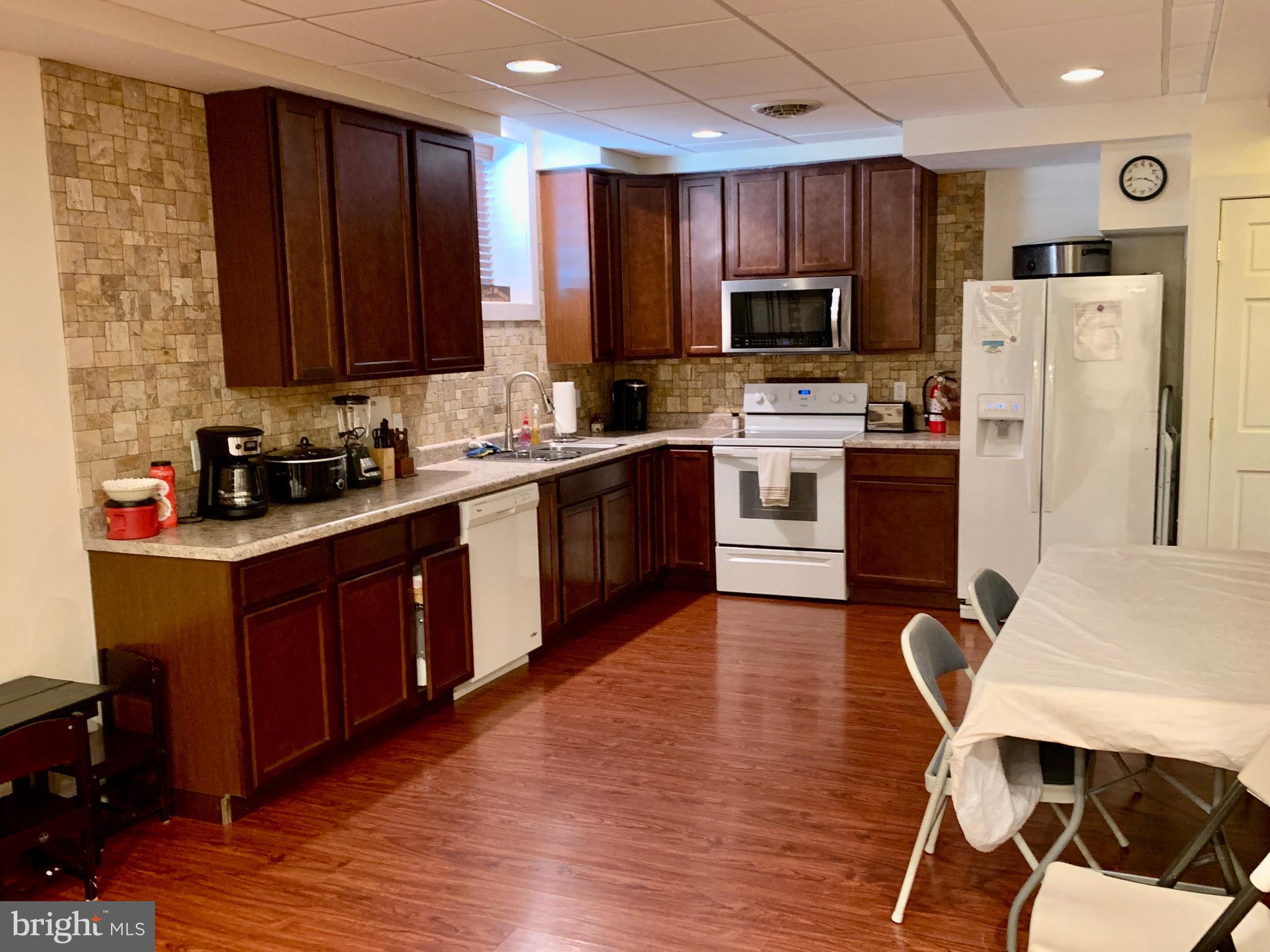 LITTLE MOUNTAIN ESTATES - Residential