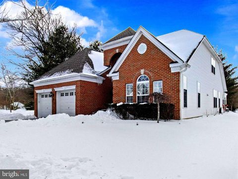 Homes For Sale - 6 Marbella Court<br/> HAMILTON, NJ 08691