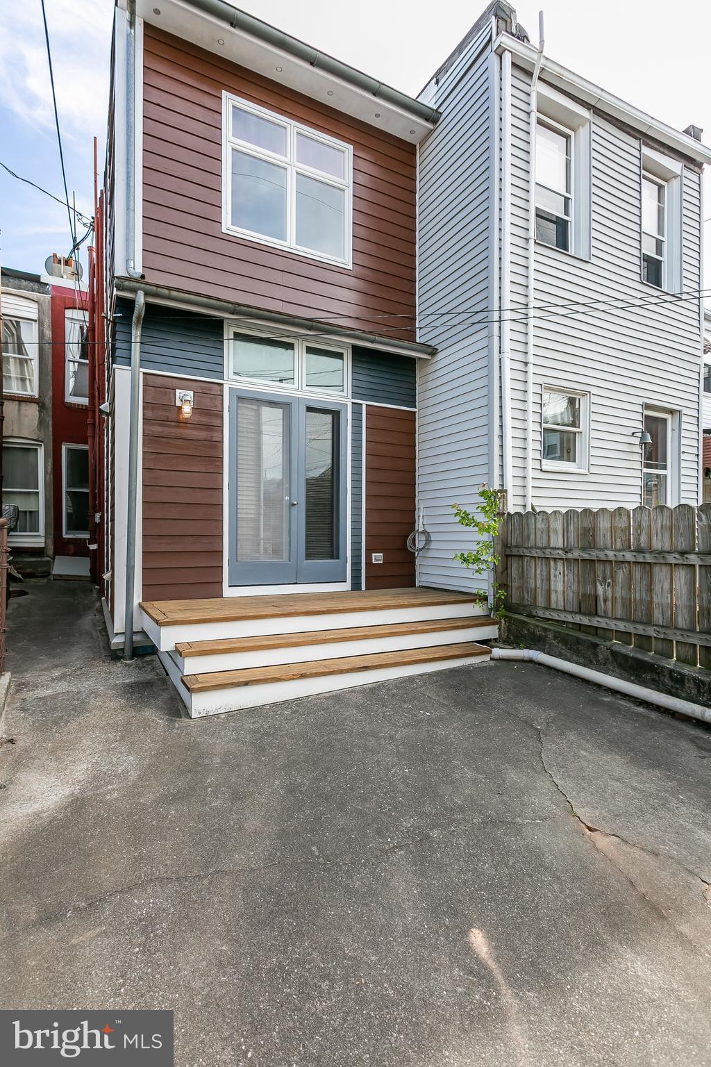 RIVERSIDE - Residential