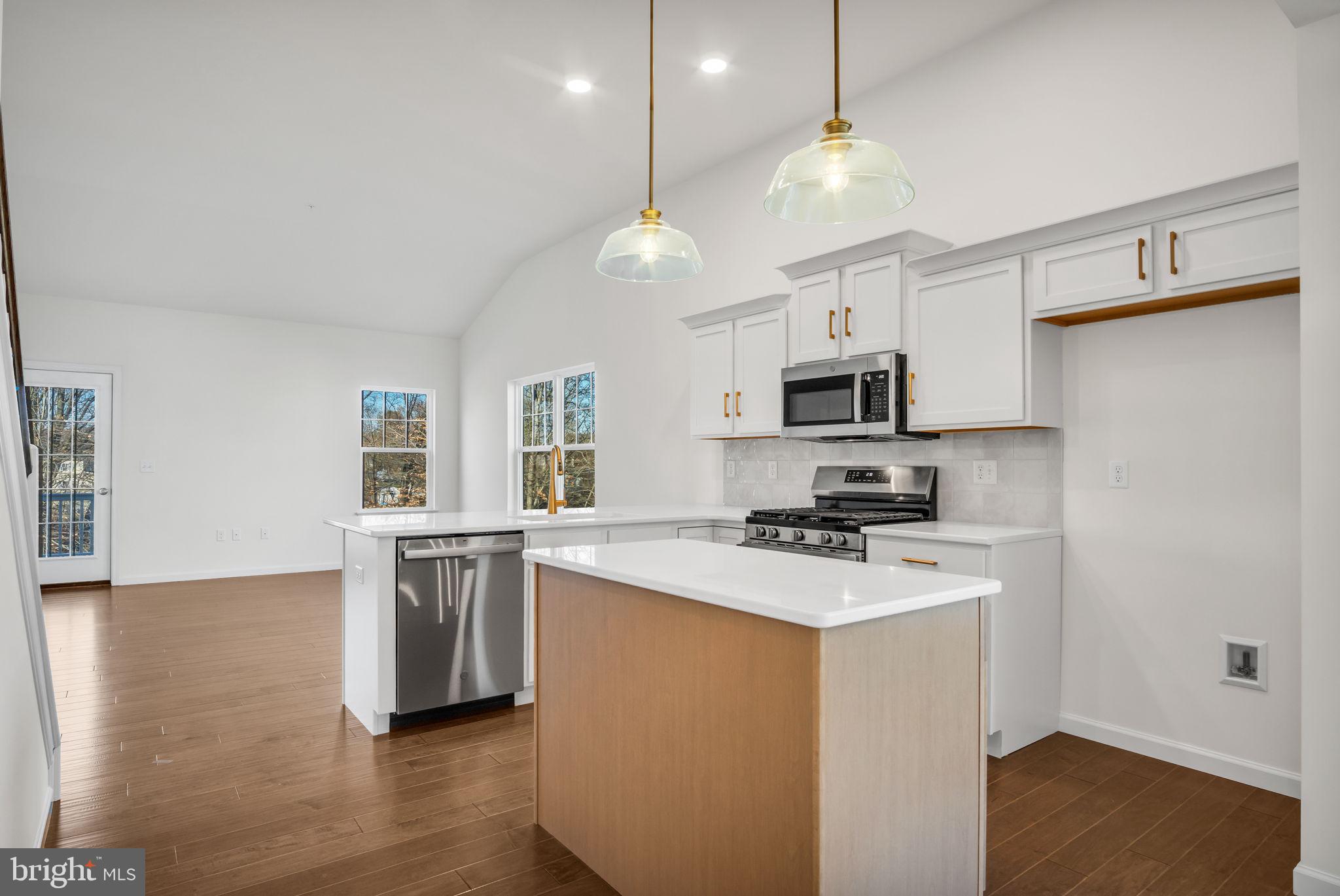 131 BEECH TREE COURT 144-10