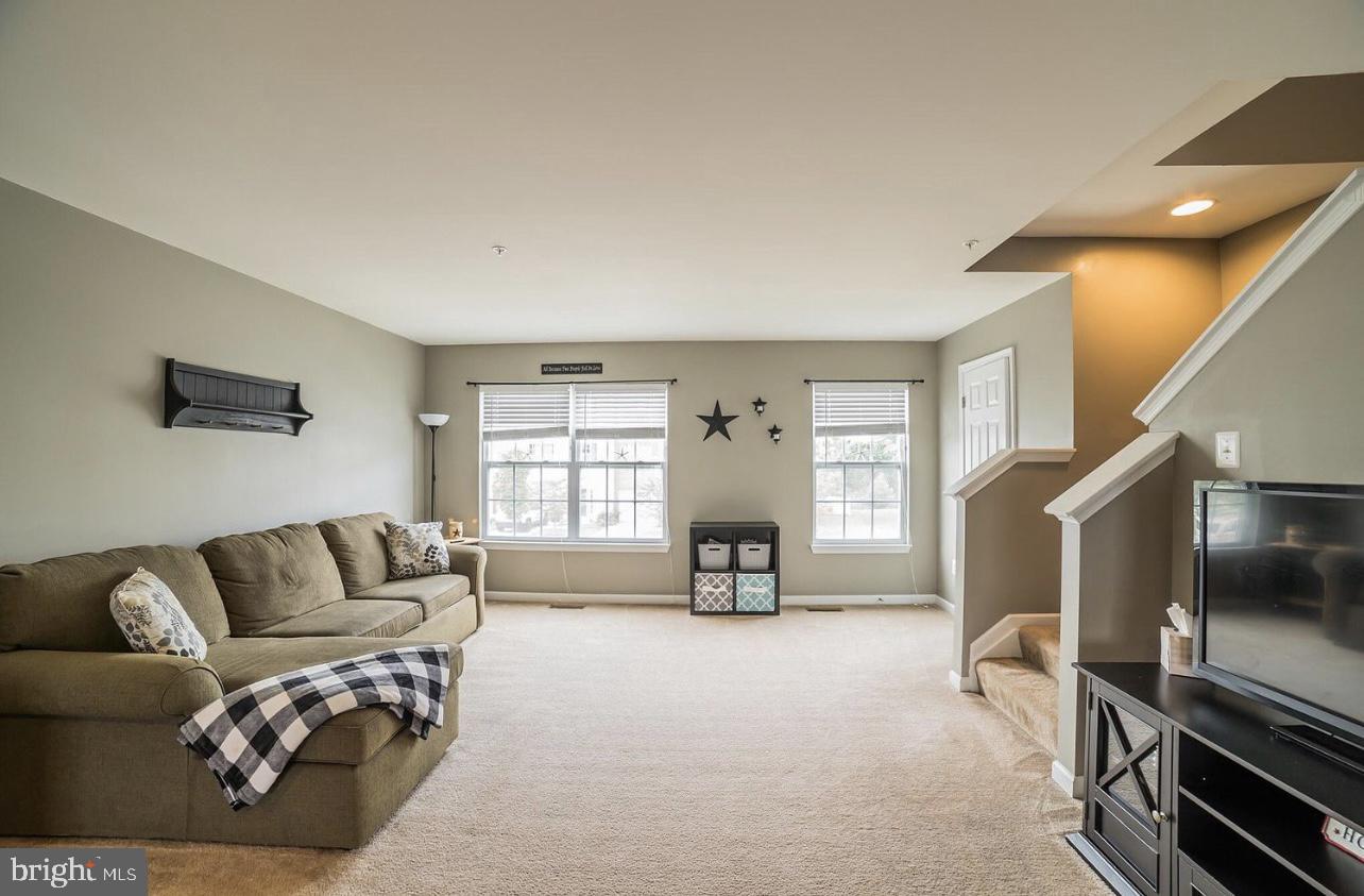 LAKES AT STANSBURY SHORE - Residential Lease