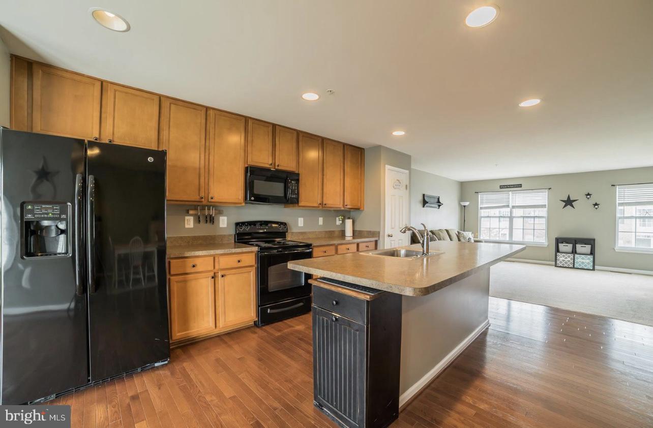 LAKES AT STANSBURY SHORE - Residential Lease