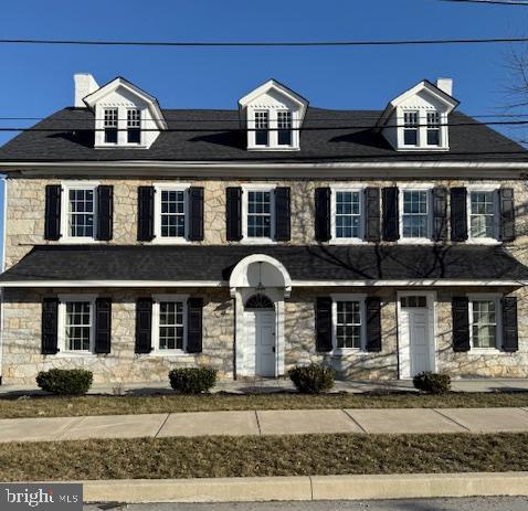 * Beautiful 2,000 S/F suite in an office building on heavily traveled Route 30.
* Second floor office space with an abundance of natural light.
* Great signage and visibility.
* The building has an elevator.
* Off street parking.
* Newly renovated.
* The space offers 20ft vaulted ceiling height with natural light.
