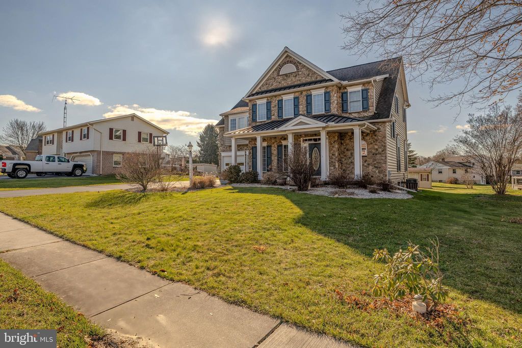 Photo of 327 Broadmoor Dr, Willow Street, PA 17584 (MLS # PALA2045184)