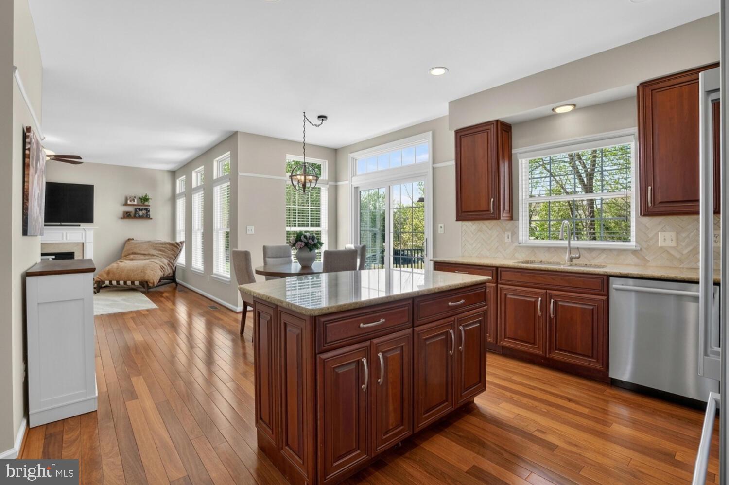 BROADLANDS - Residential