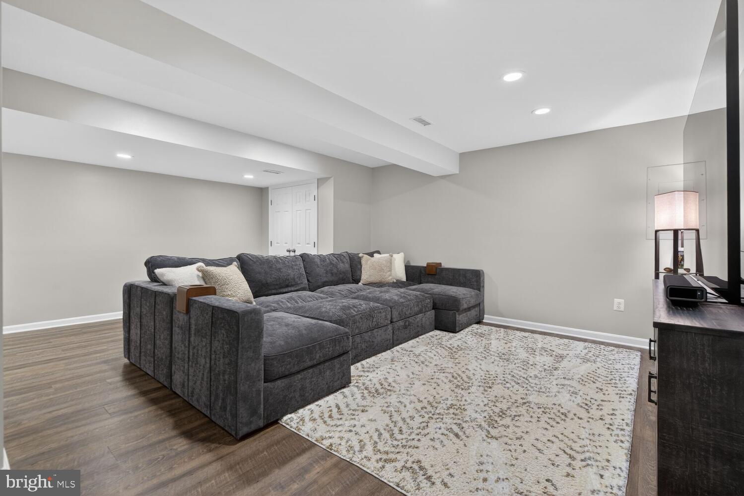 BROADLANDS - Residential