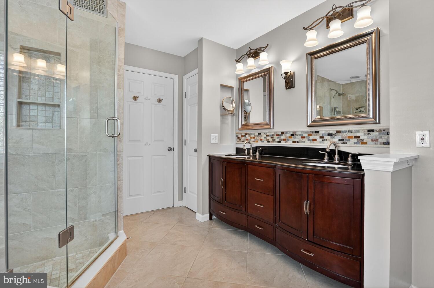 BROADLANDS - Residential