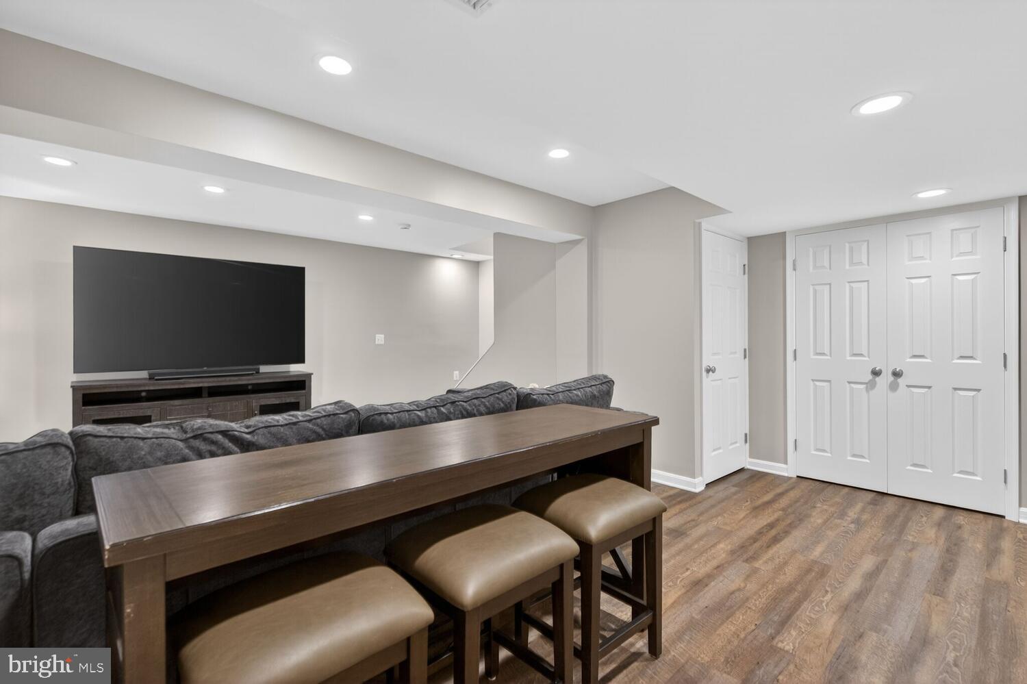 BROADLANDS - Residential