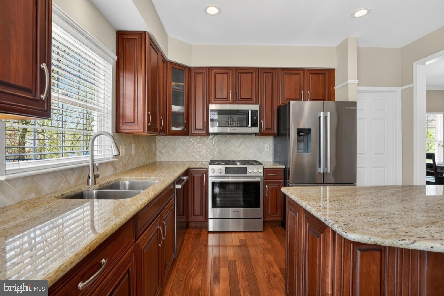 BROADLANDS - Residential