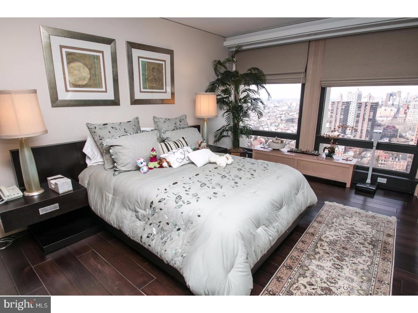 SOCIETY HILL - Residential