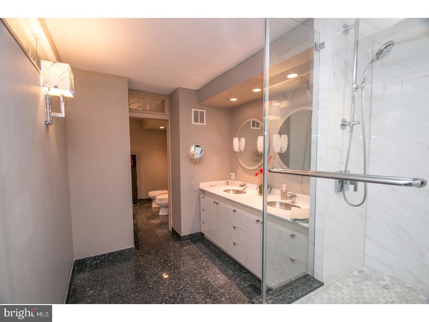 SOCIETY HILL - Residential