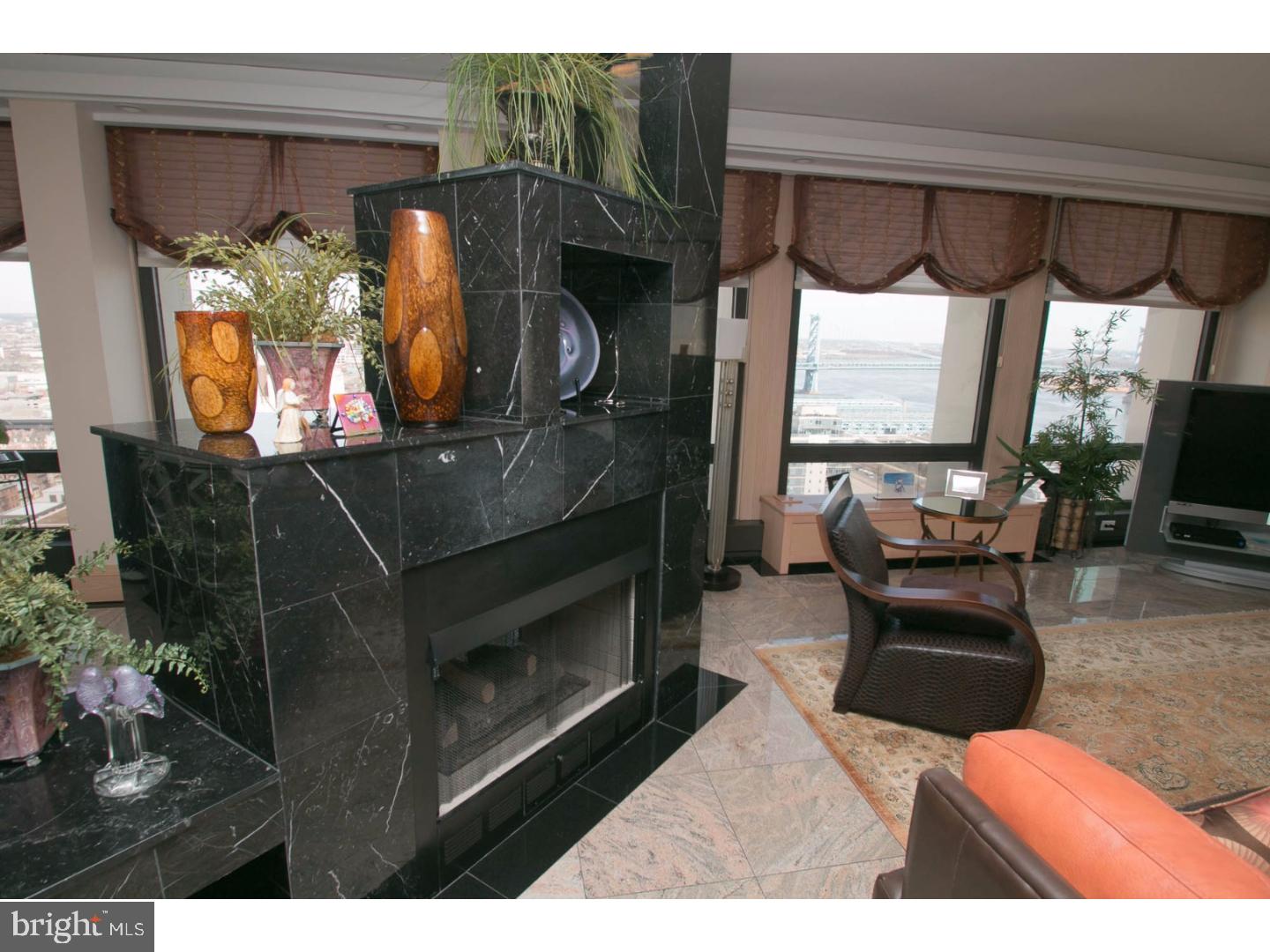 SOCIETY HILL - Residential