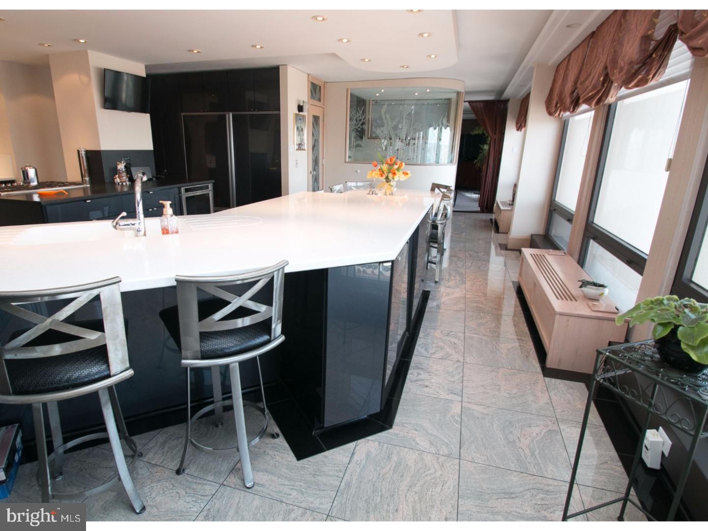 SOCIETY HILL - Residential