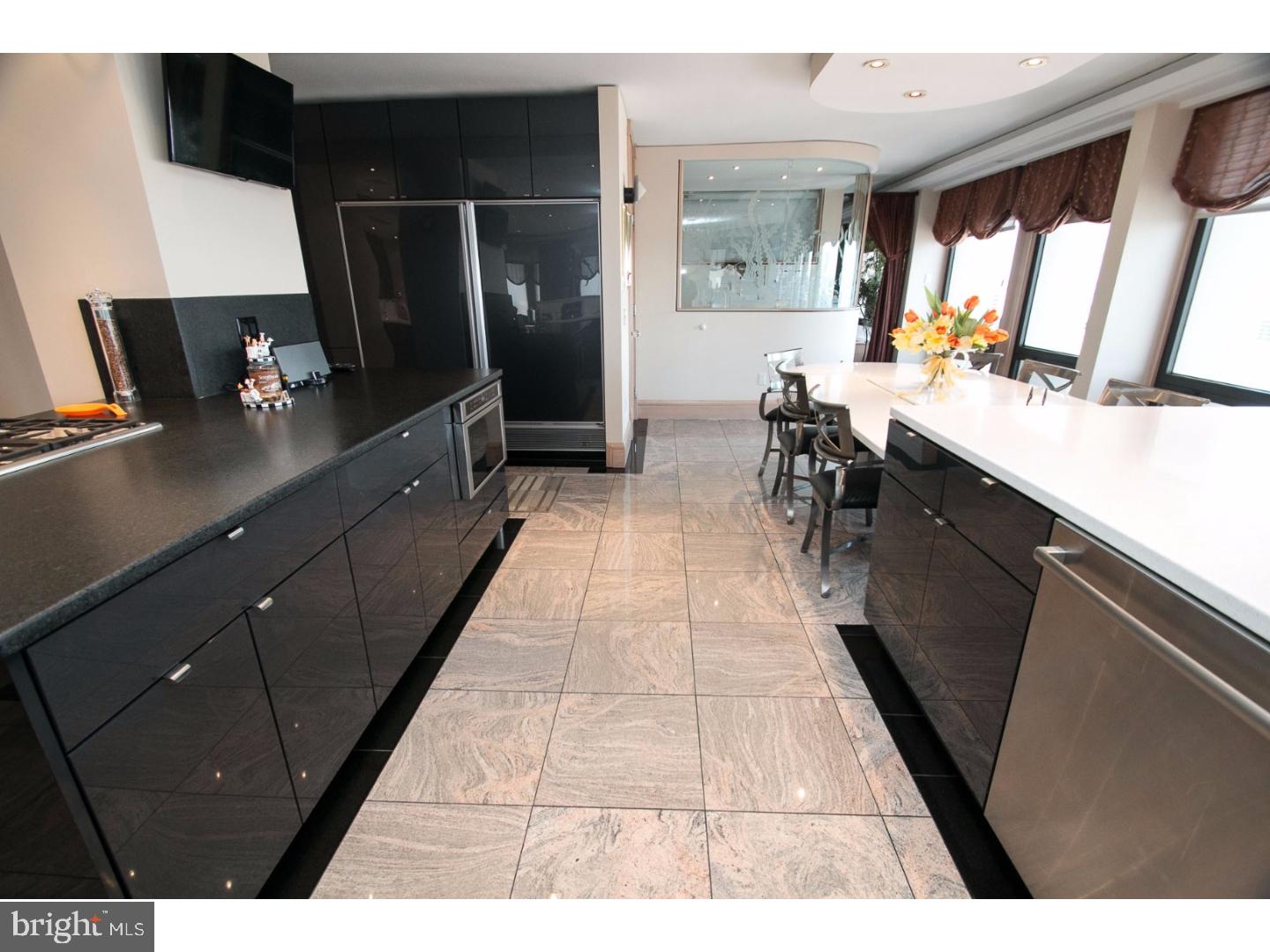 SOCIETY HILL - Residential