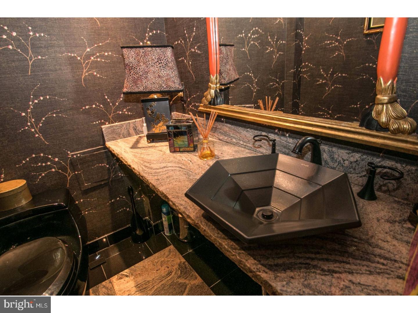 SOCIETY HILL - Residential