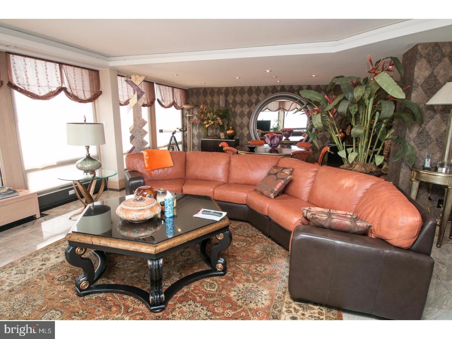 SOCIETY HILL - Residential