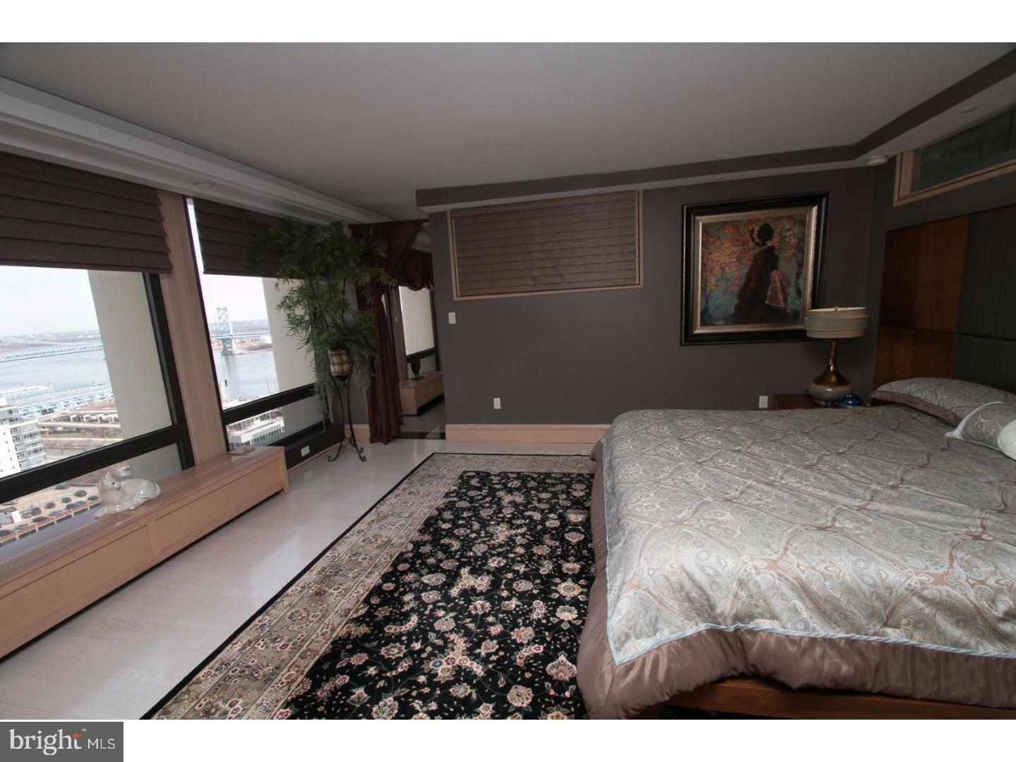 SOCIETY HILL - Residential