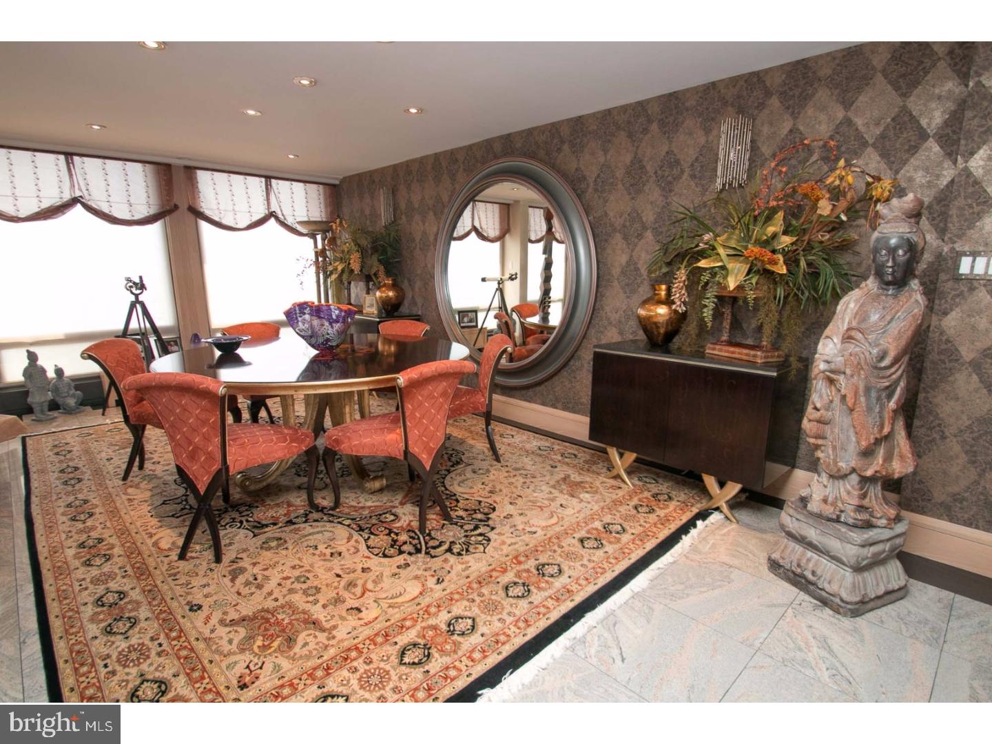 SOCIETY HILL - Residential