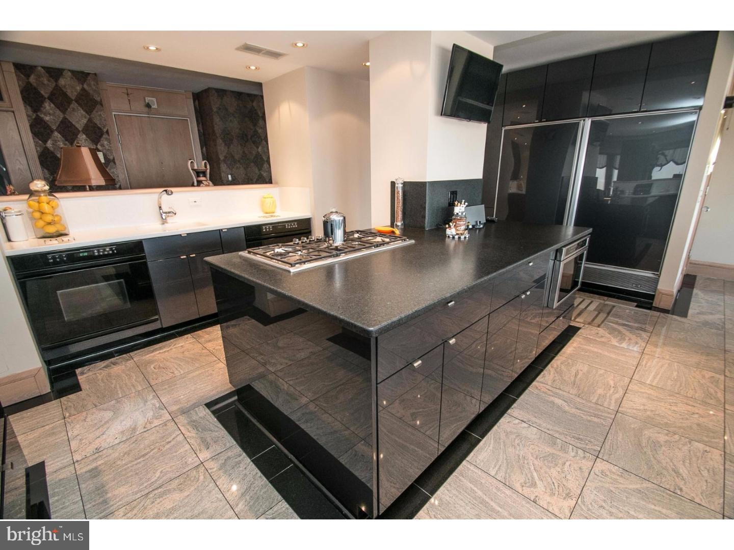 SOCIETY HILL - Residential