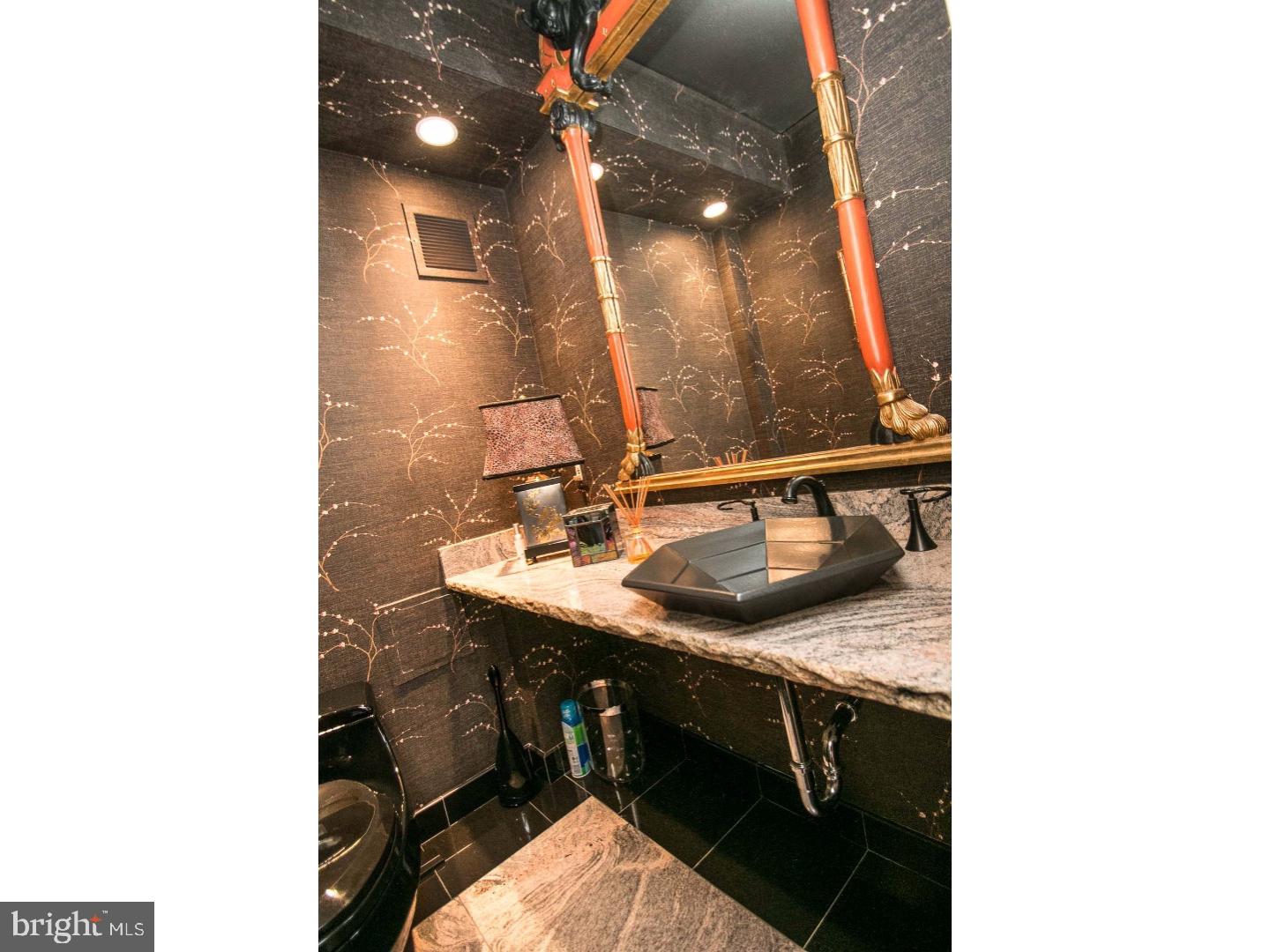 SOCIETY HILL - Residential