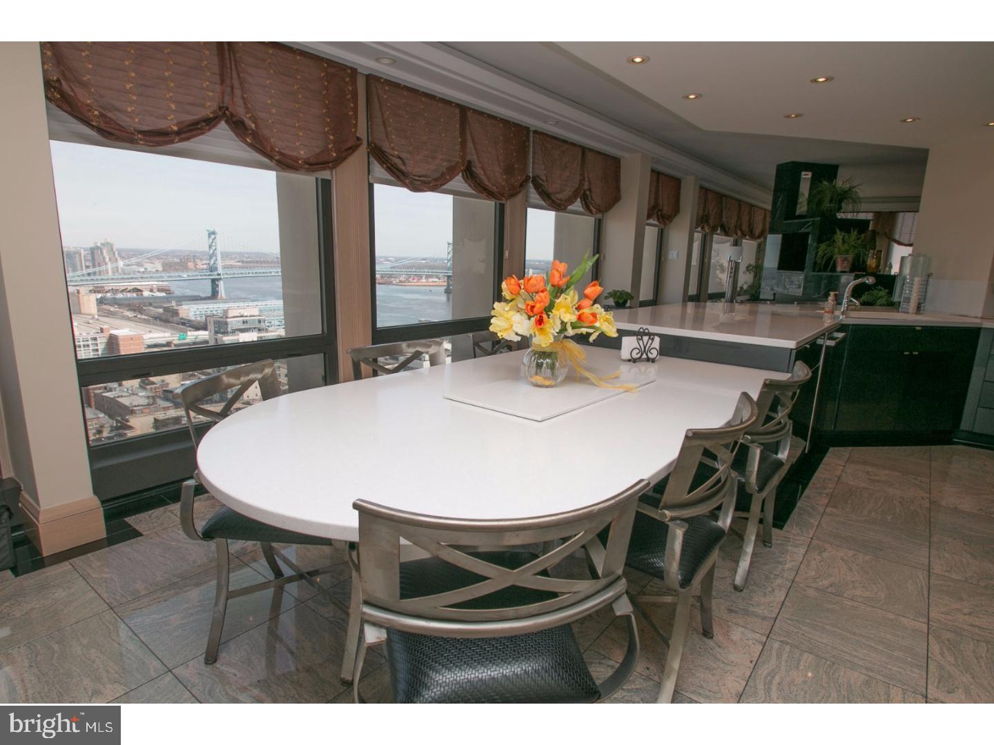 SOCIETY HILL - Residential