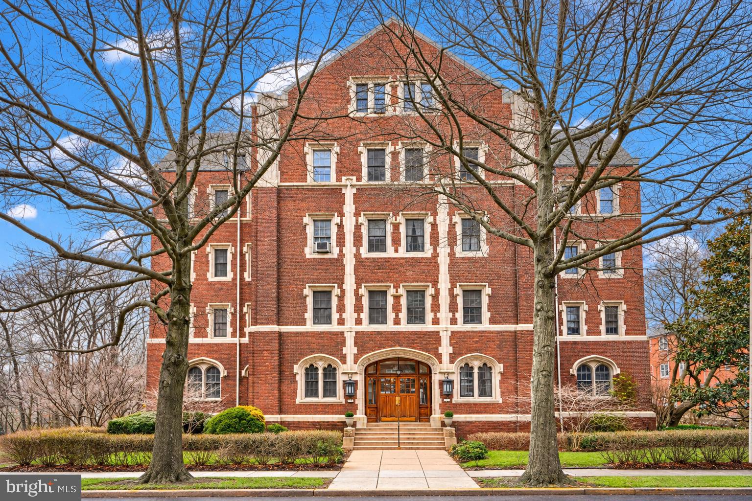 501 W UNIVERSITY PARKWAY B-2