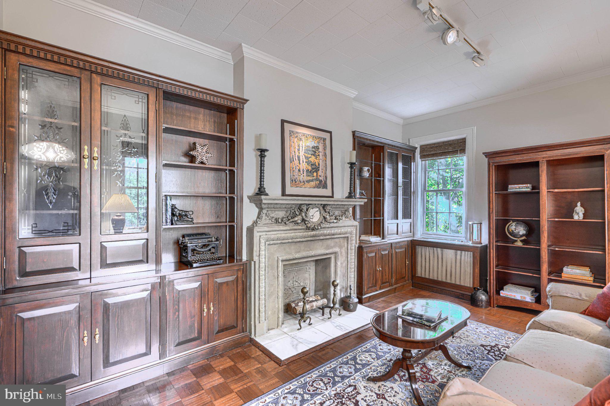 501 W UNIVERSITY PARKWAY B-2