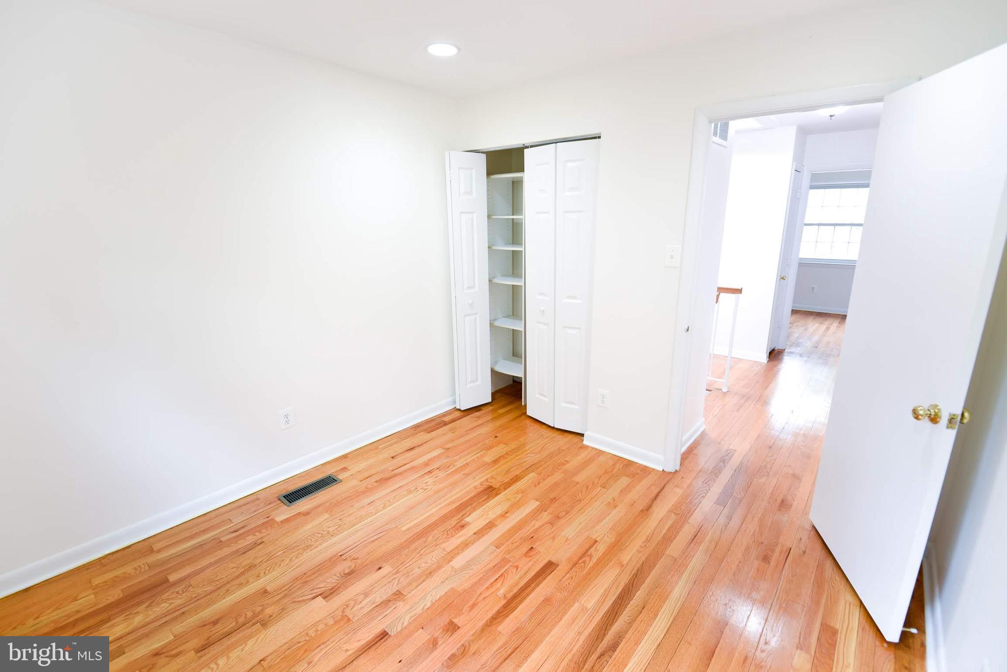 BROOKFIELD - Residential