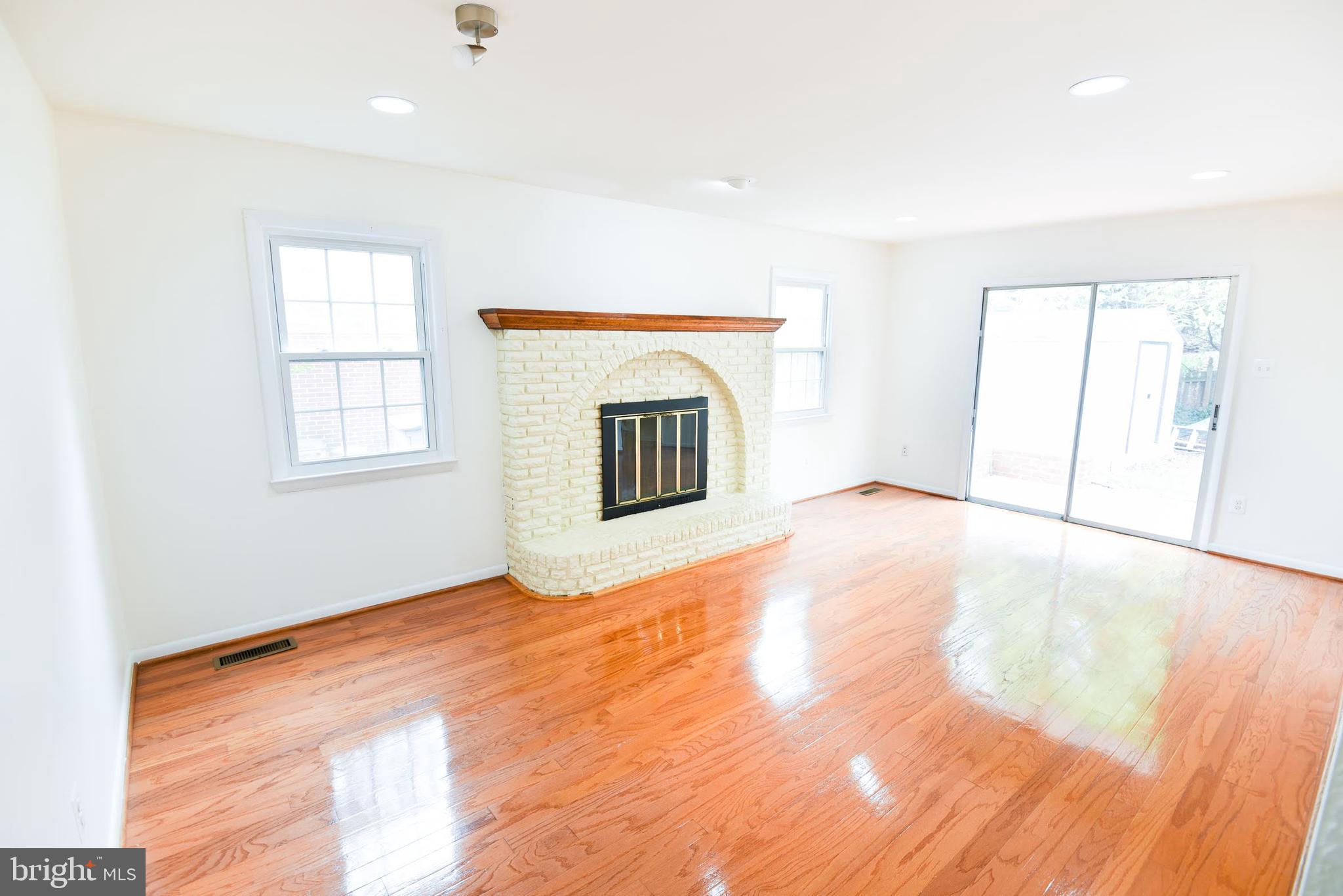 BROOKFIELD - Residential