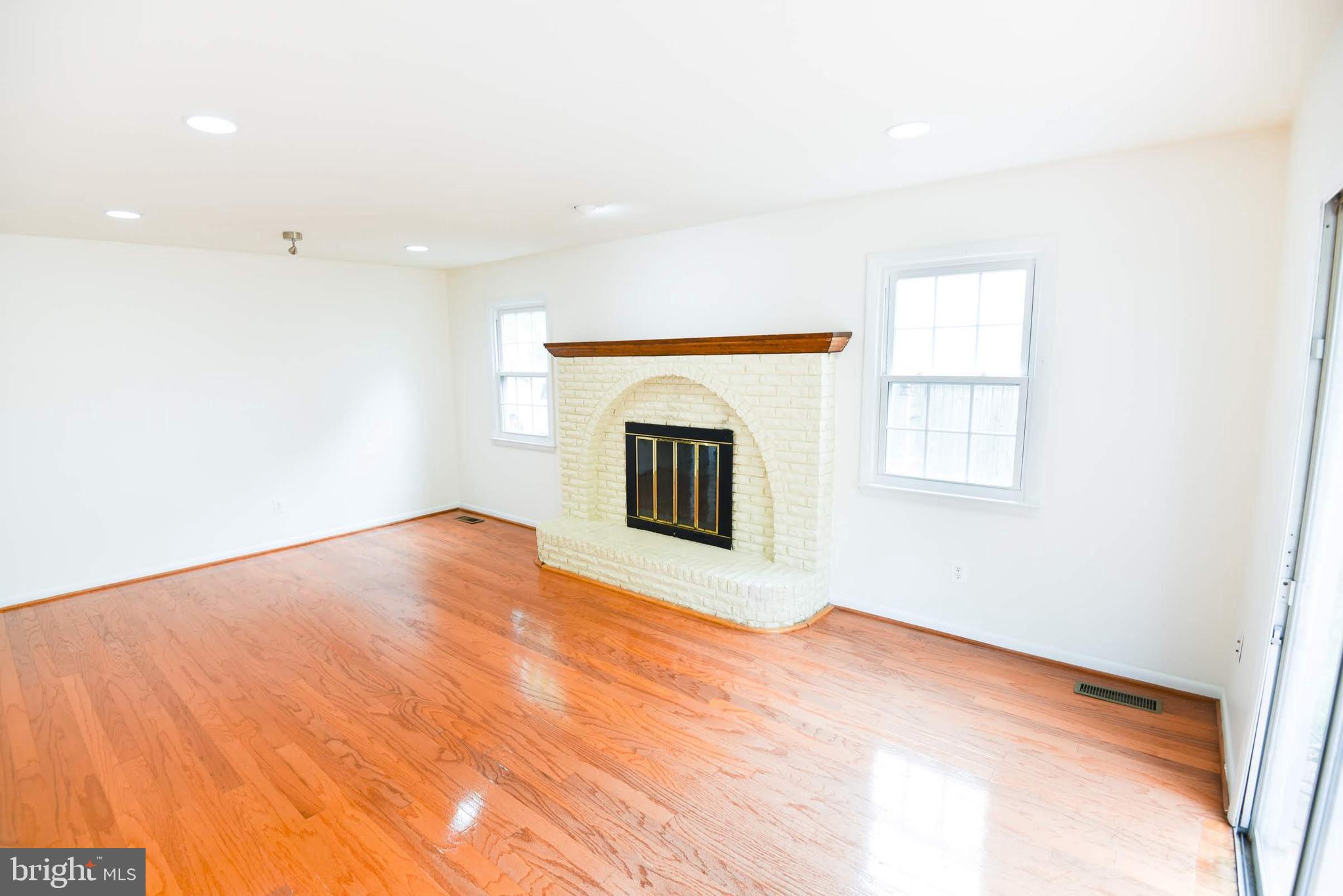 BROOKFIELD - Residential