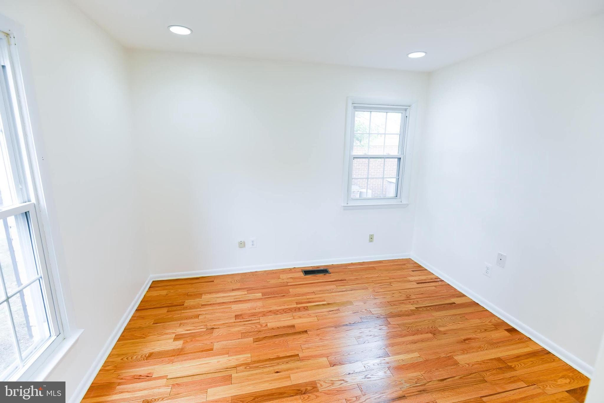 BROOKFIELD - Residential