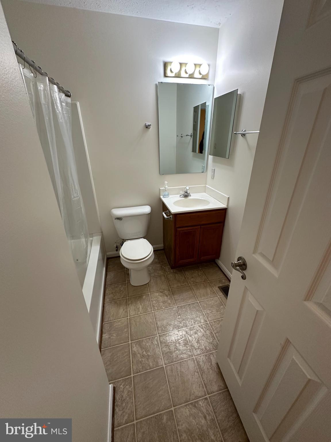 LAUREL GLEN - Residential Lease