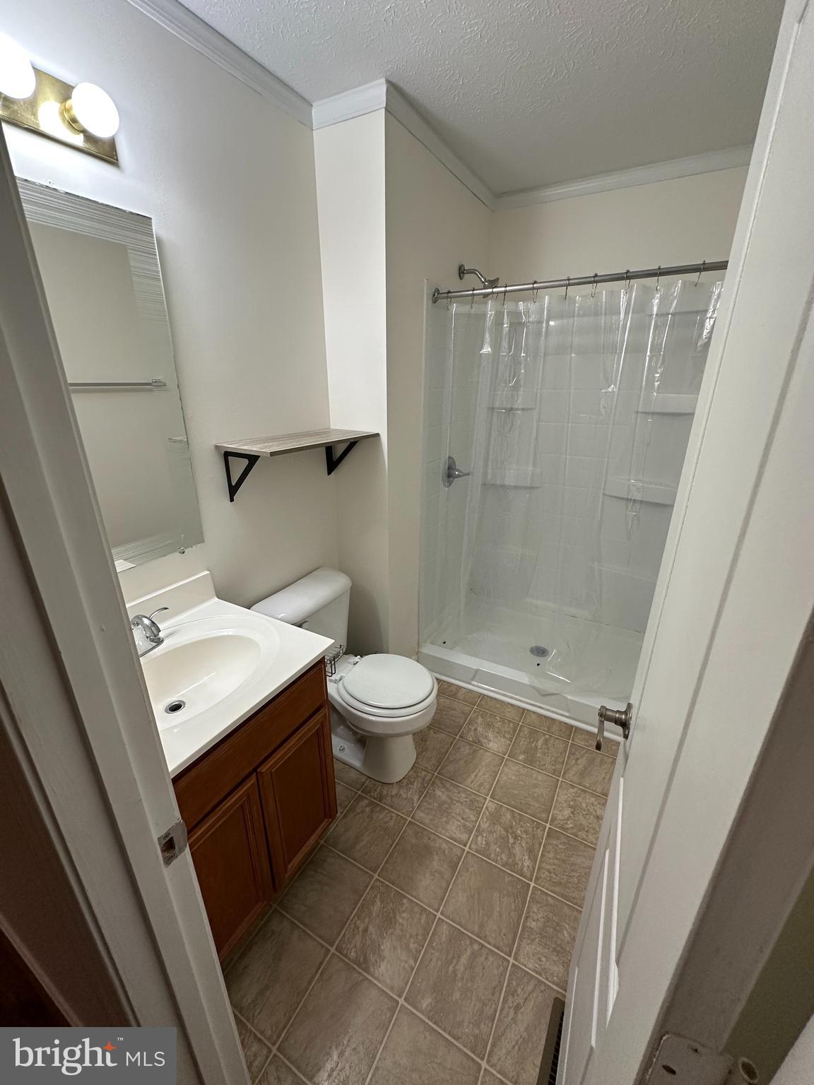 LAUREL GLEN - Residential Lease