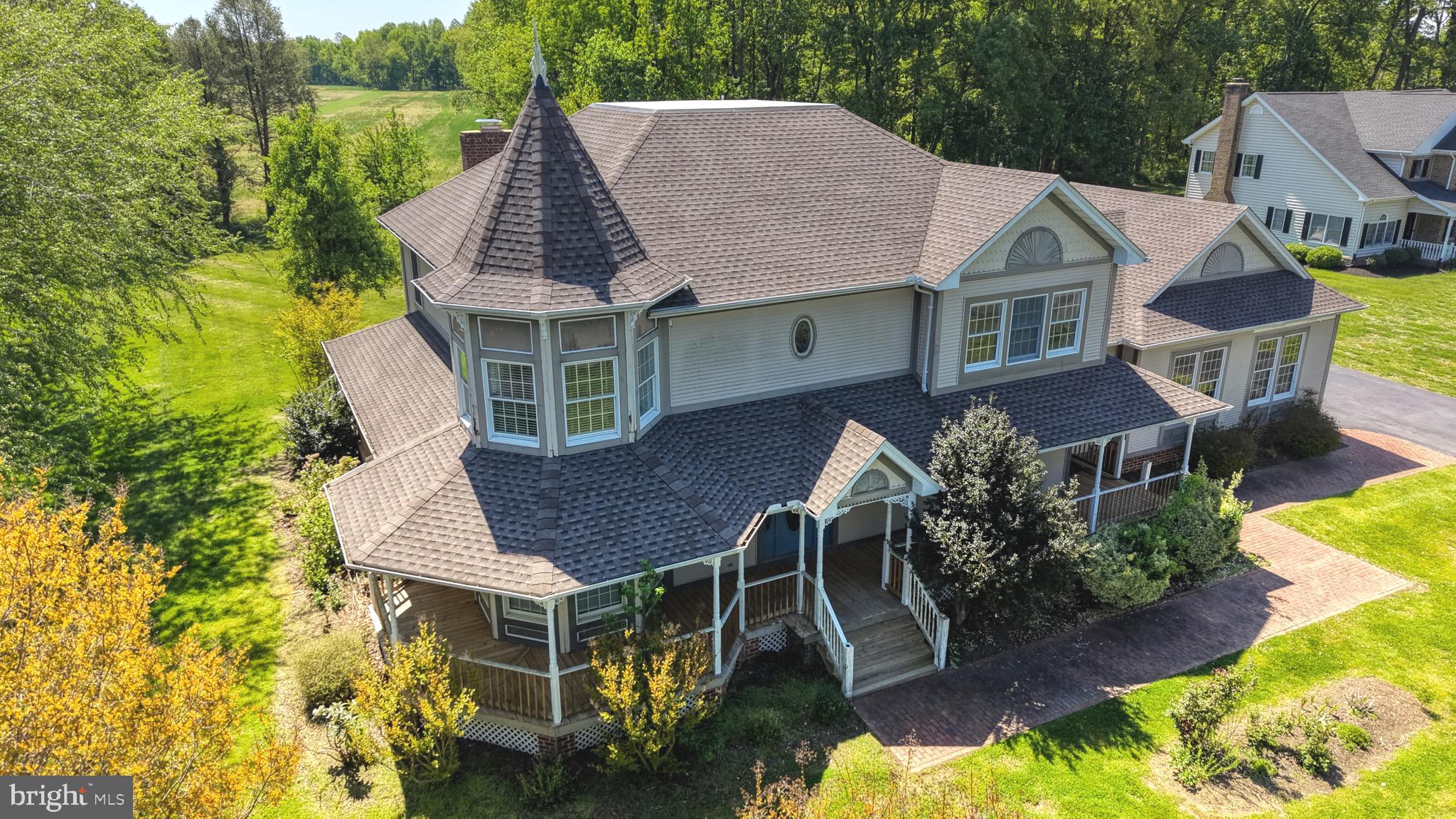 4 DRAKE COURT