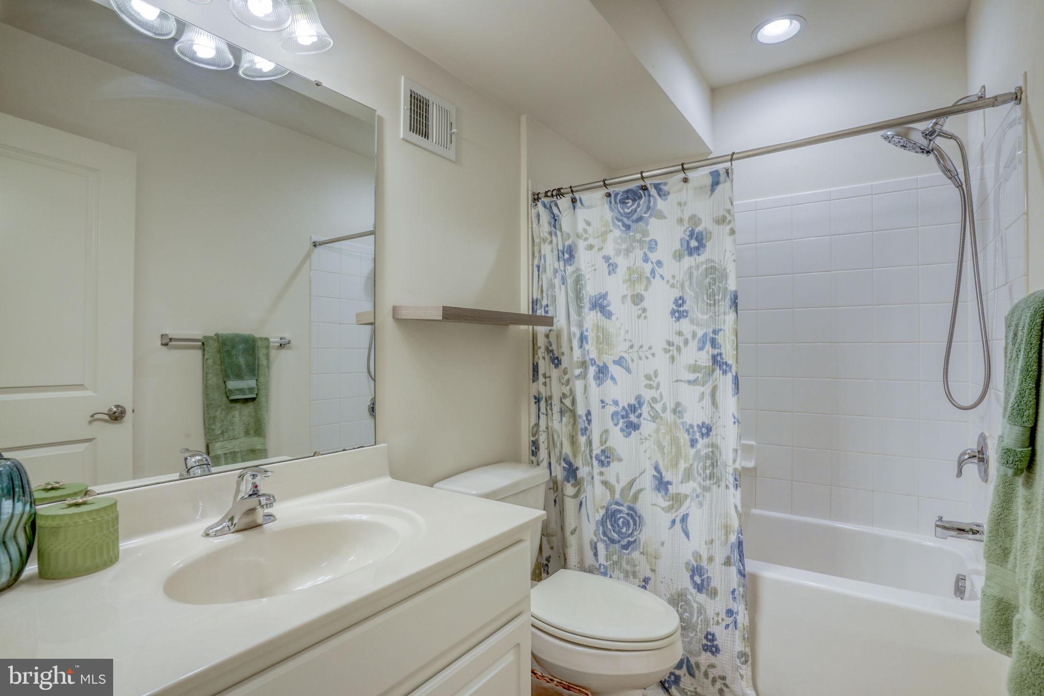 OLDE FIELD VILLAGE - Residential