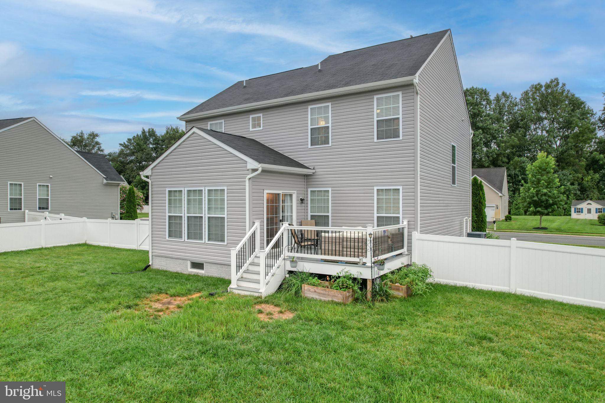 OLDE FIELD VILLAGE - Residential