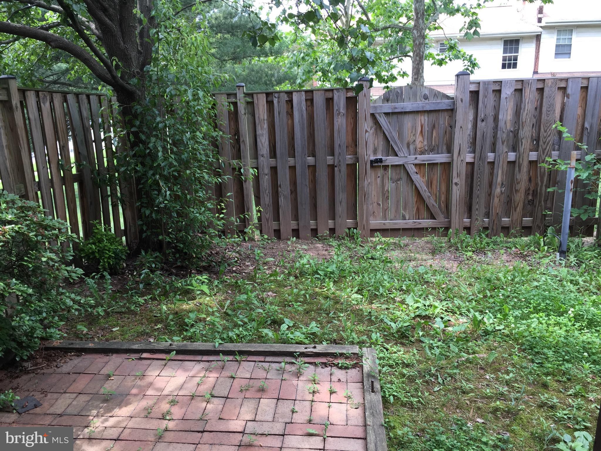 PEMBROOKE - Residential Lease