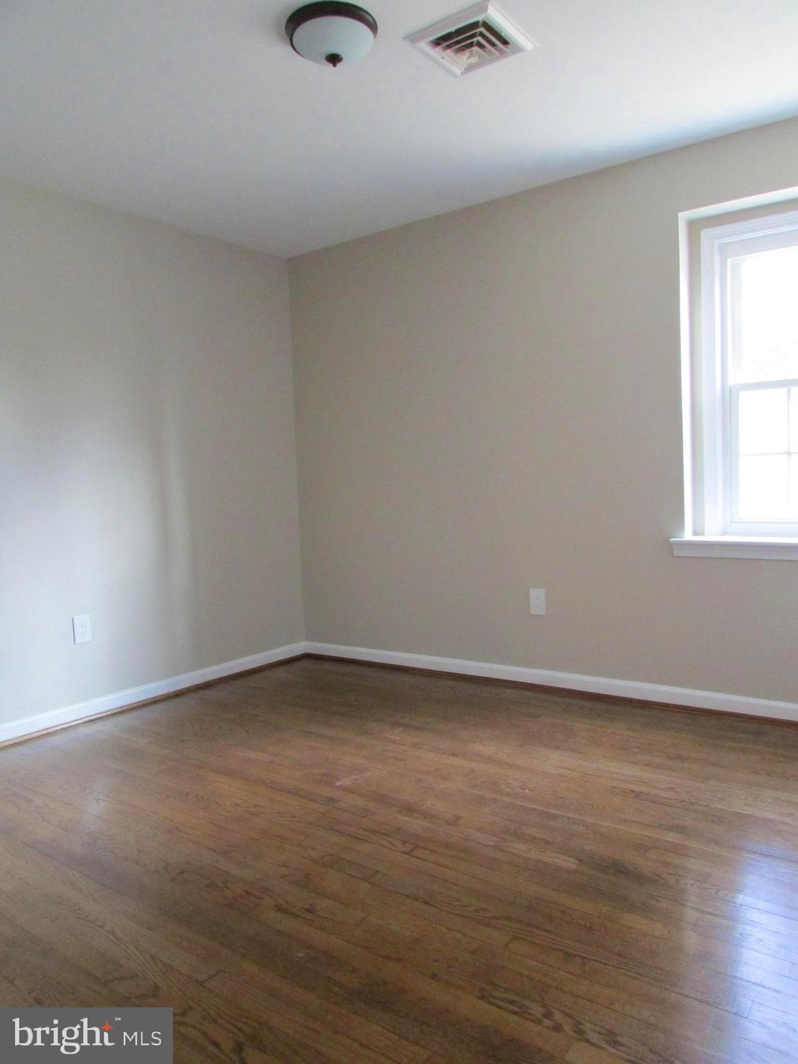 OAKTON - Residential Lease