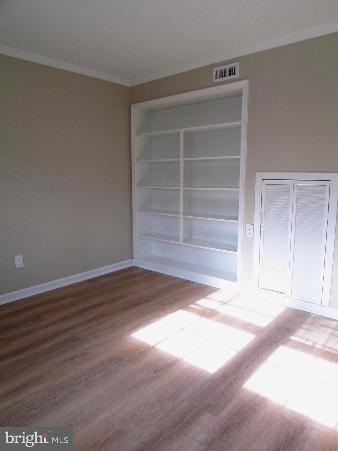 OAKTON - Residential Lease