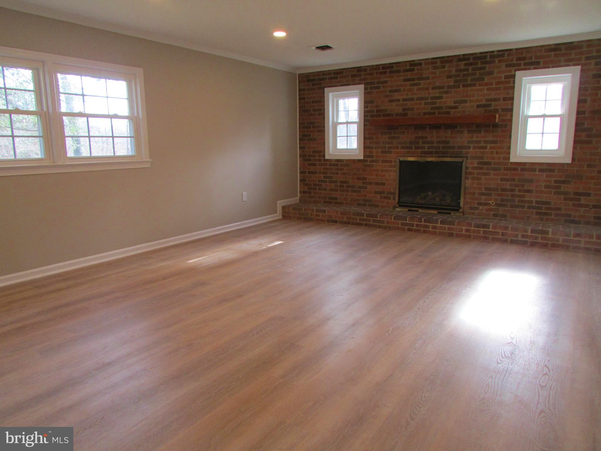 OAKTON - Residential Lease