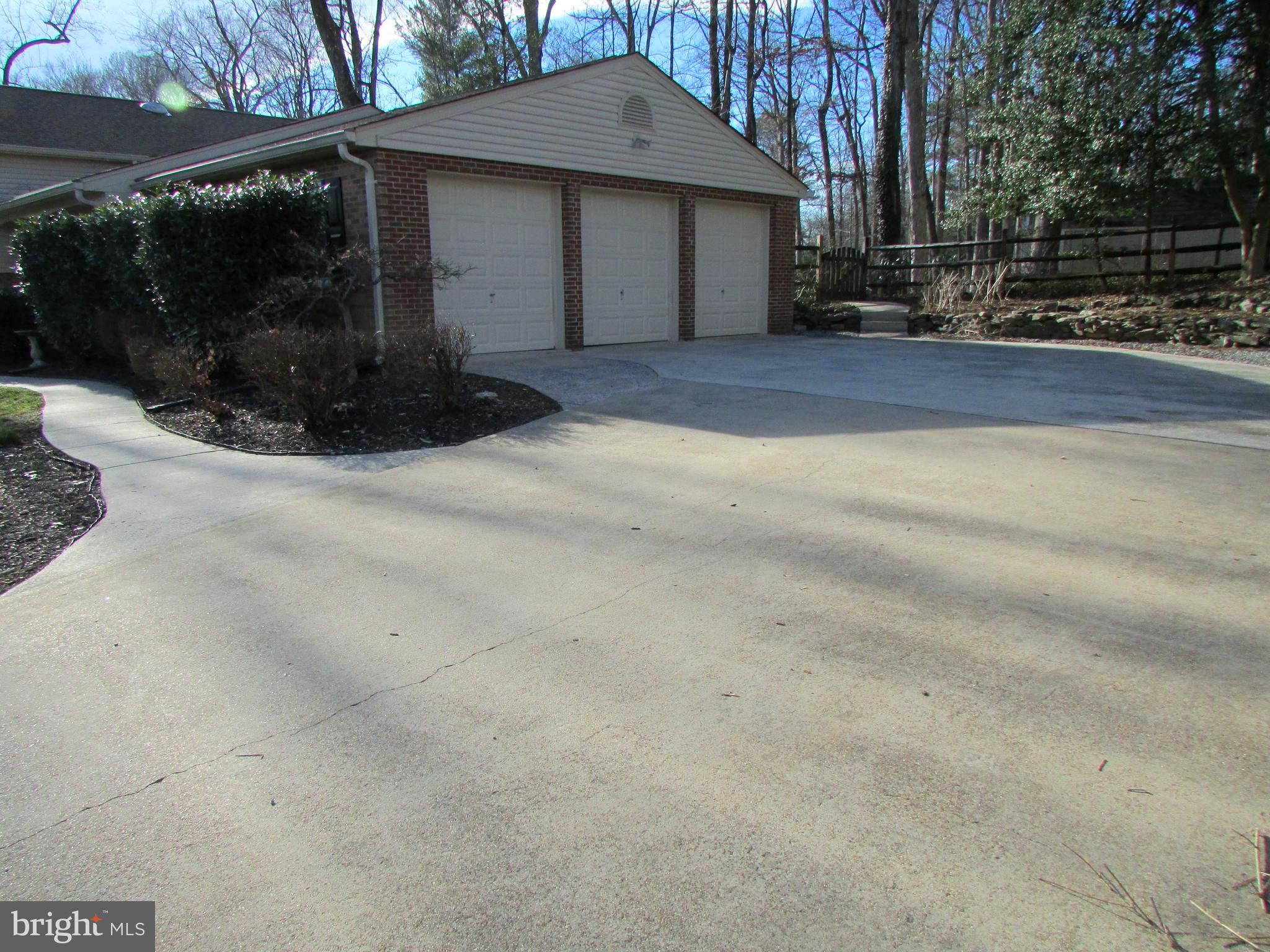 11348 VALE ROAD