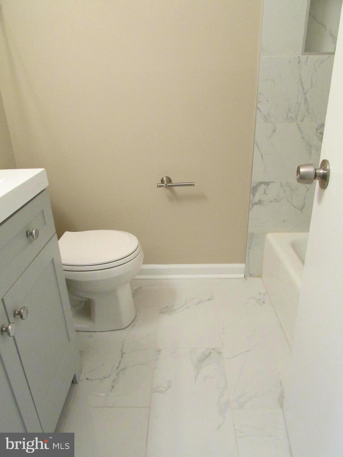 OAKTON - Residential Lease